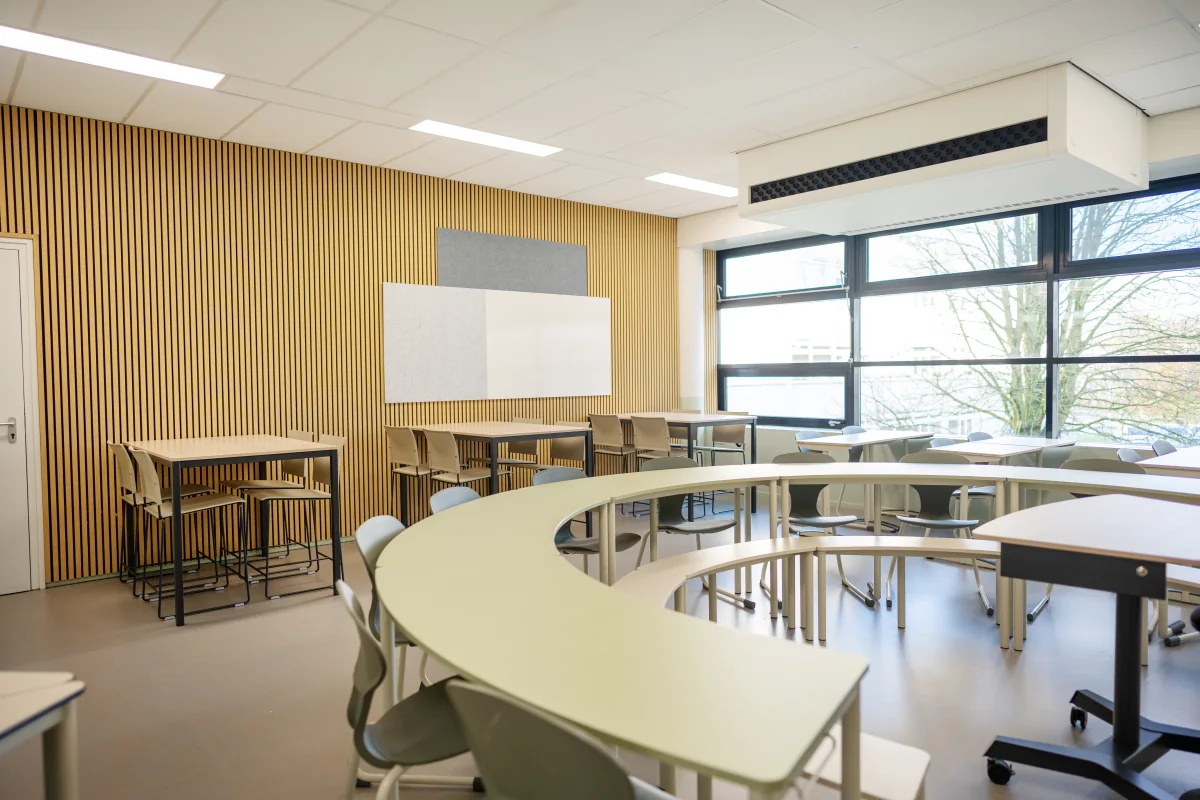 Carousel Table classroom configuration 17